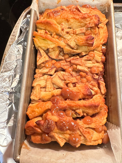 Caramel Apple Pull-Apart Bread