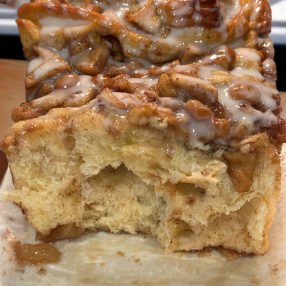 Caramel Apple Pull-Apart Bread